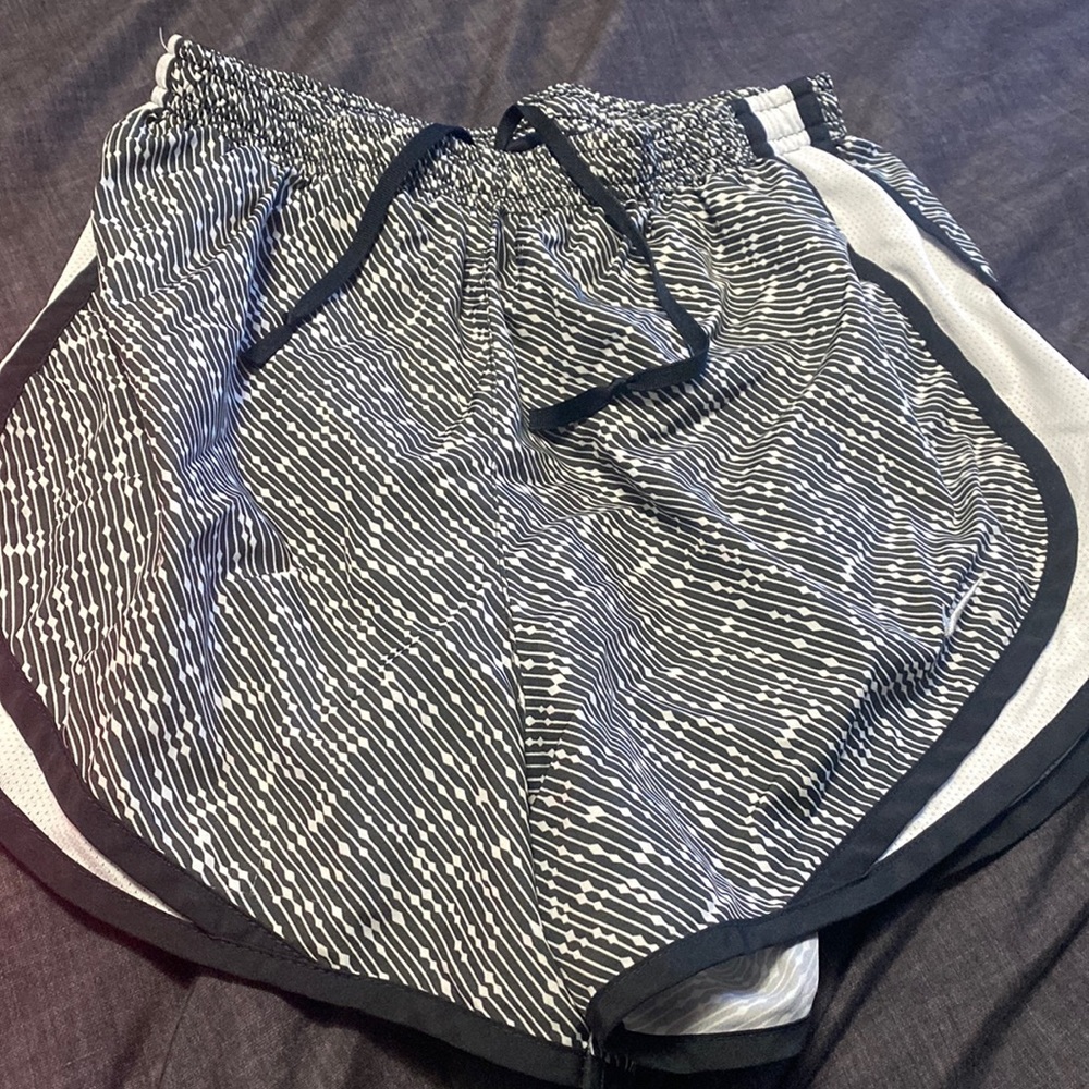 black and white athletic shorts size small